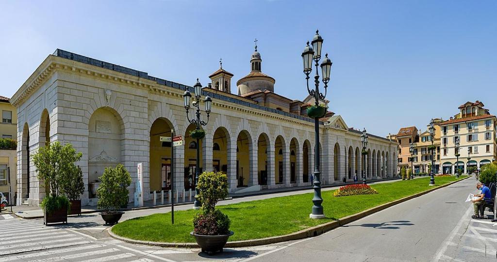 Mansarda A Due Passi Dal Centro Old2 Apartment Бреша Екстериор снимка