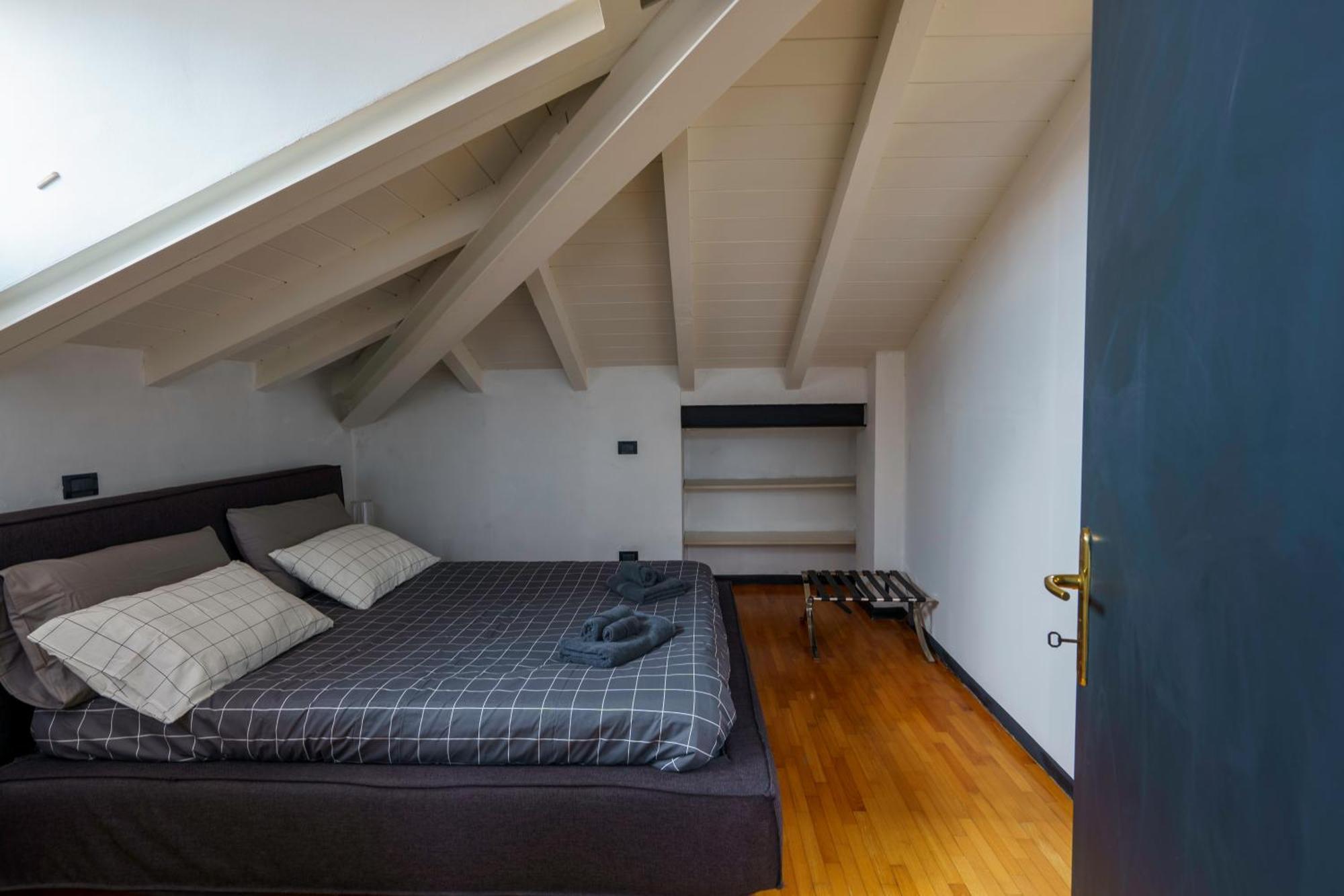 Mansarda A Due Passi Dal Centro Old2 Apartment Бреша Екстериор снимка