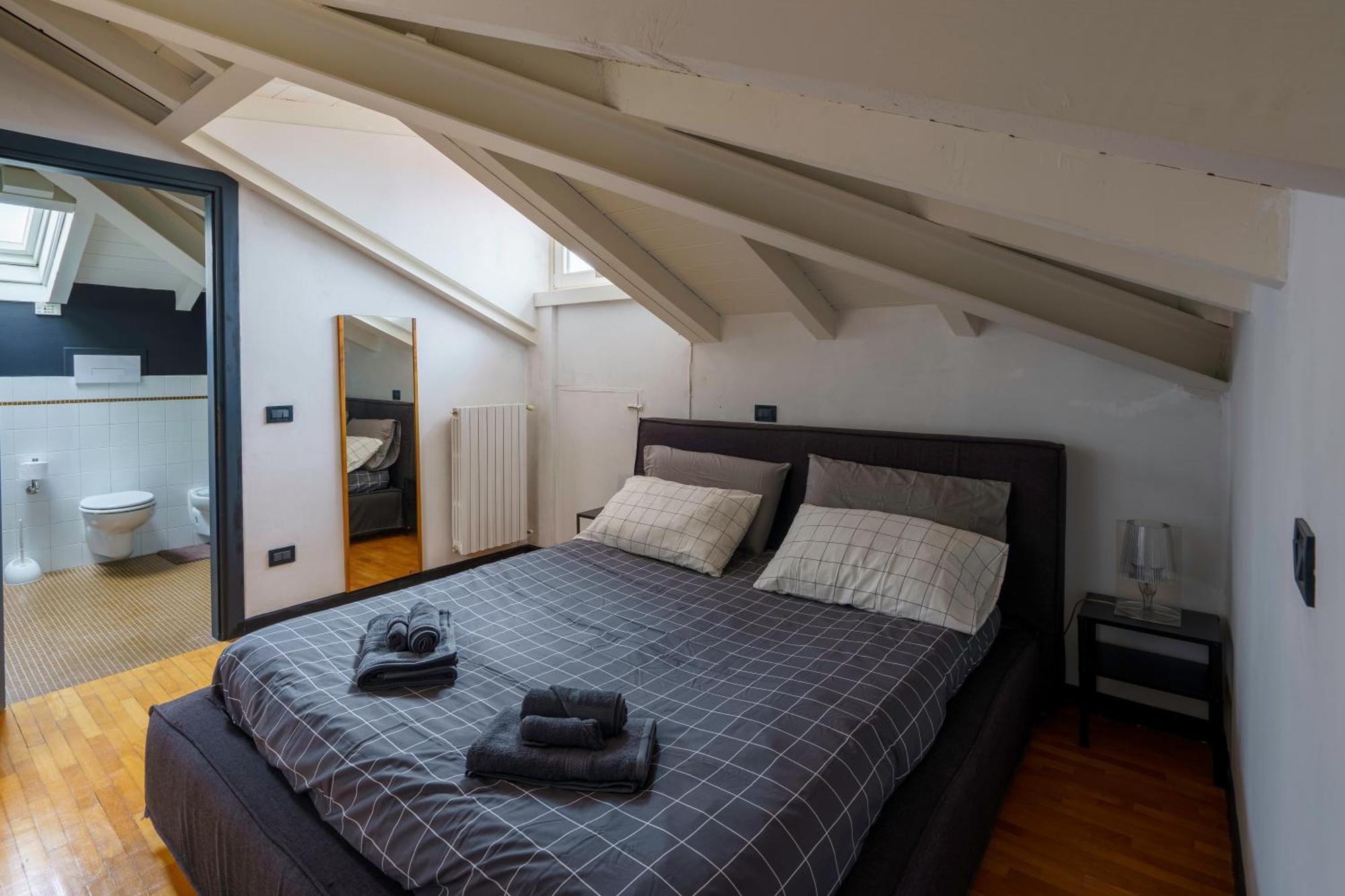 Mansarda A Due Passi Dal Centro Old2 Apartment Бреша Екстериор снимка